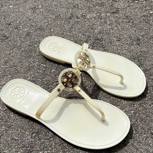tory burch jelly sandals